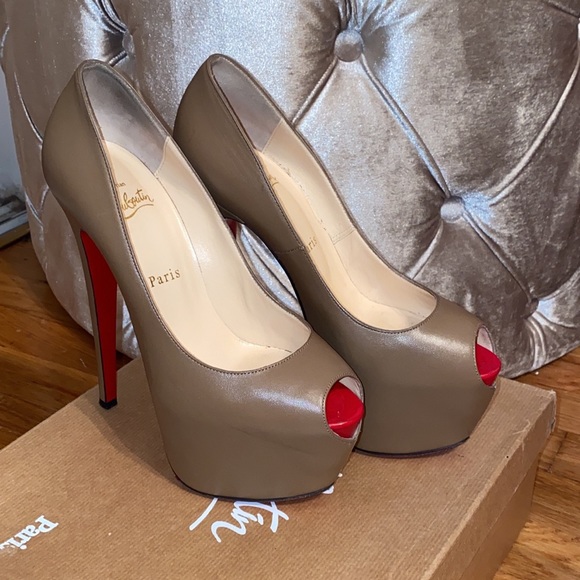 Christian Louboutin heels - Picture 2 of 2